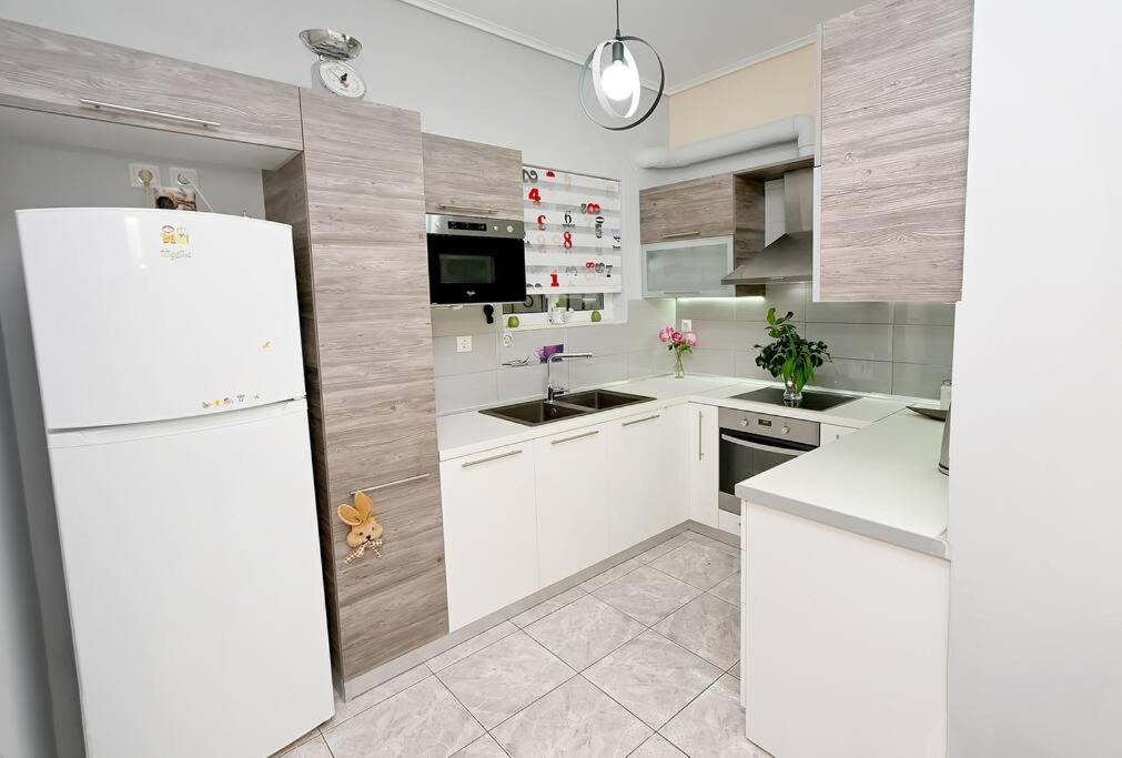 Lili'S Apartment Элефсис Экстерьер фото