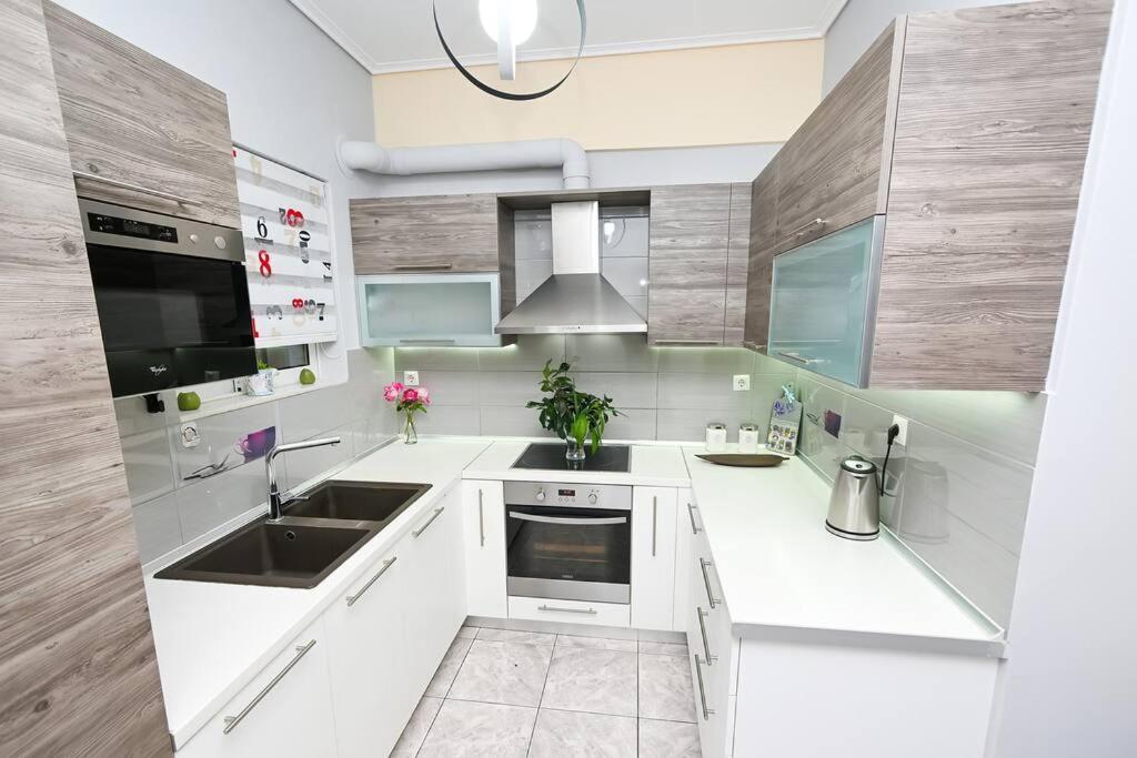 Lili'S Apartment Элефсис Экстерьер фото